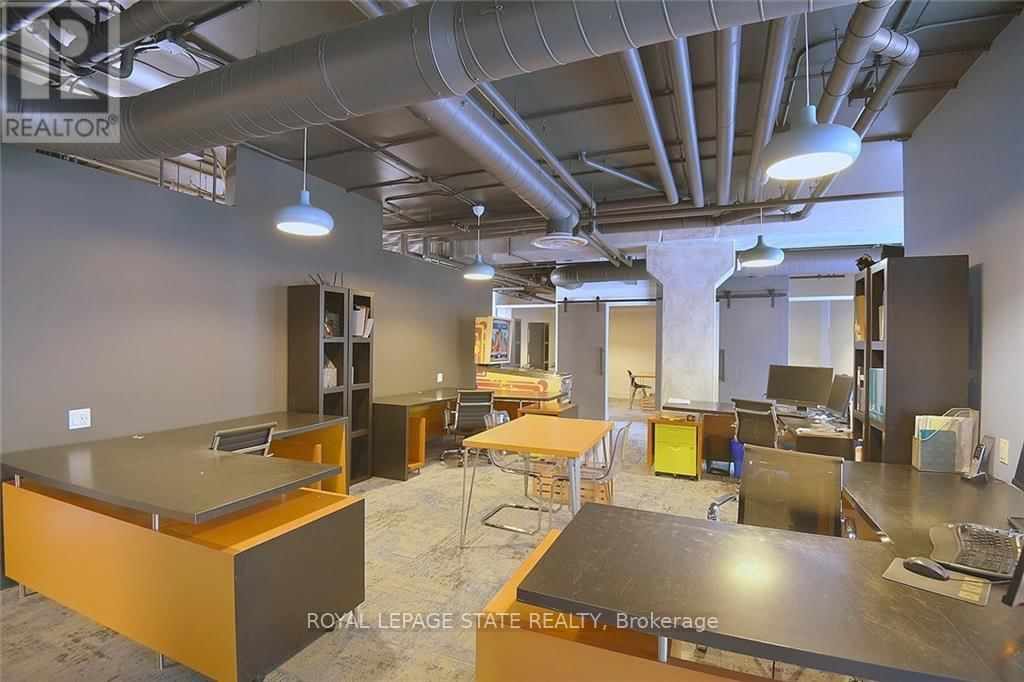 201 - 181 JAMES STREET NORTH Image 33