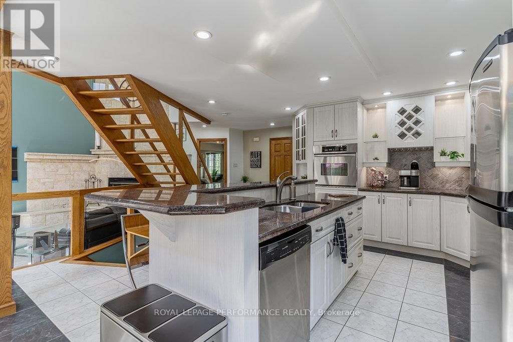 1657 WHITESIDE WAY Image 14