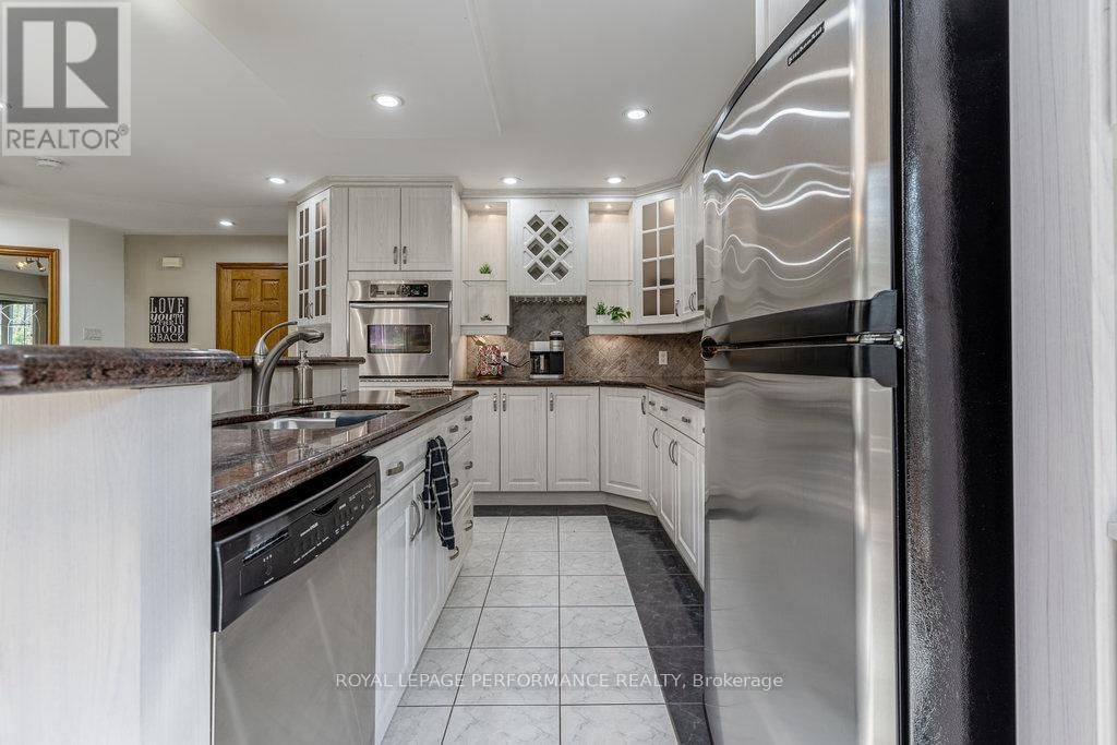 1657 WHITESIDE WAY Image 15