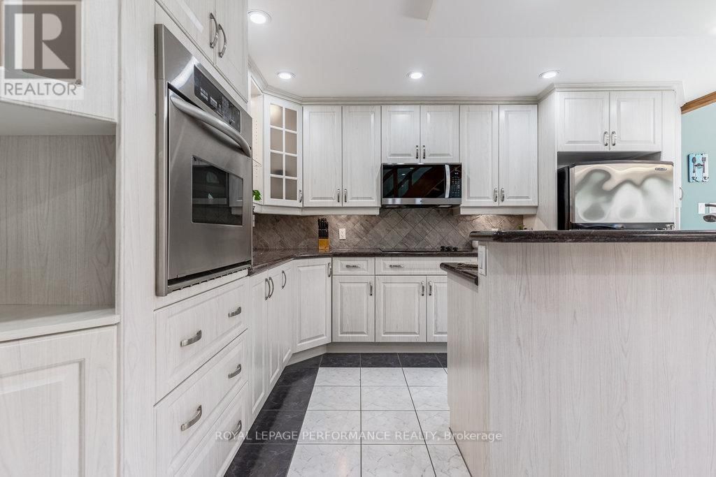 1657 WHITESIDE WAY Image 16