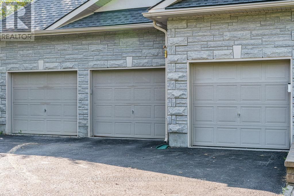 1657 WHITESIDE WAY Image 2