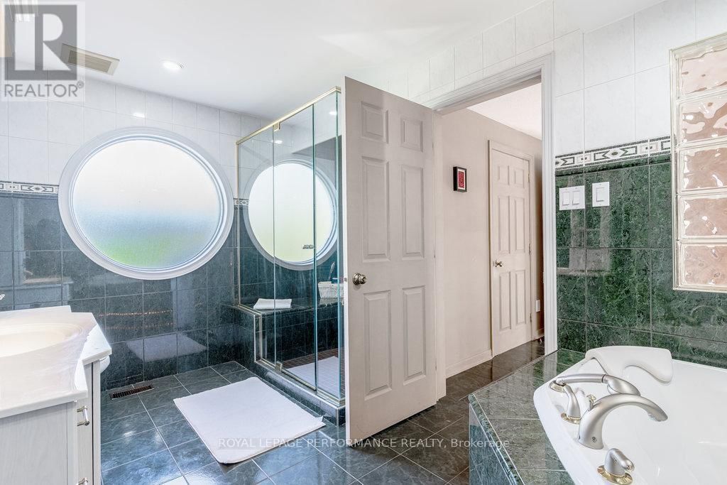 1657 WHITESIDE WAY Image 35