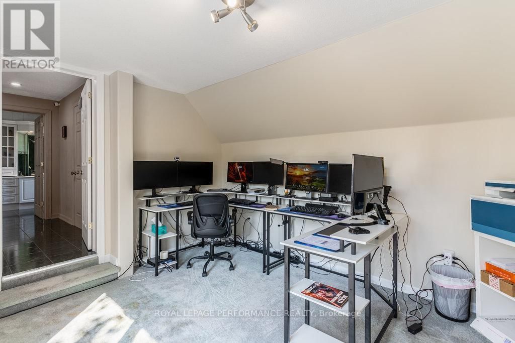 1657 WHITESIDE WAY Image 38