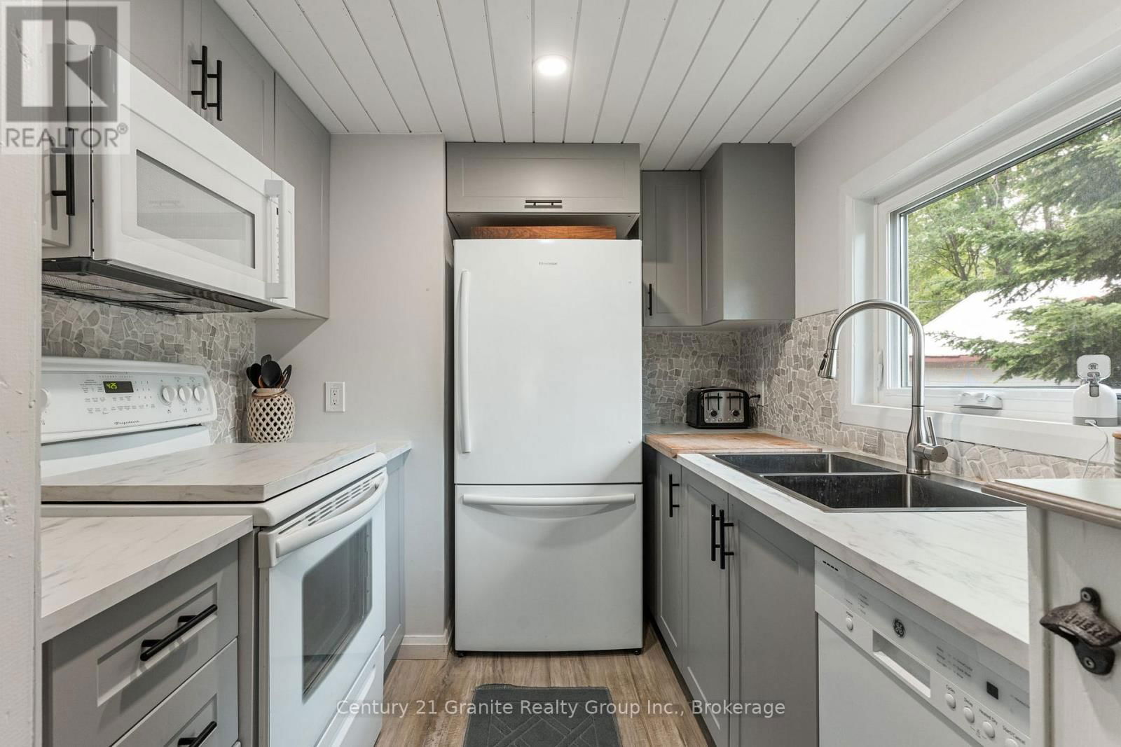 13 BIRCHLEAF DRIVE Image 13