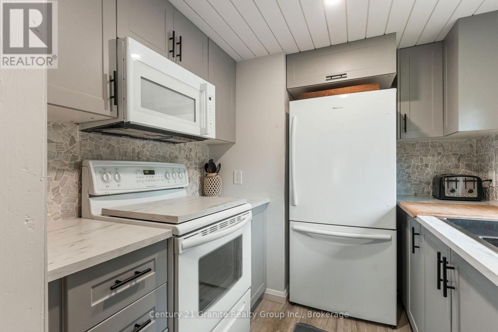 13 BIRCHLEAF DRIVE Image 14