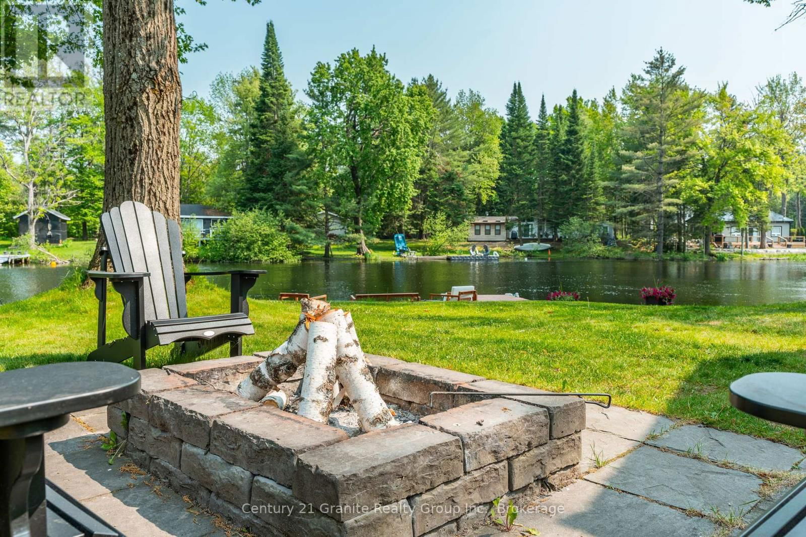 13 BIRCHLEAF DRIVE Image 33