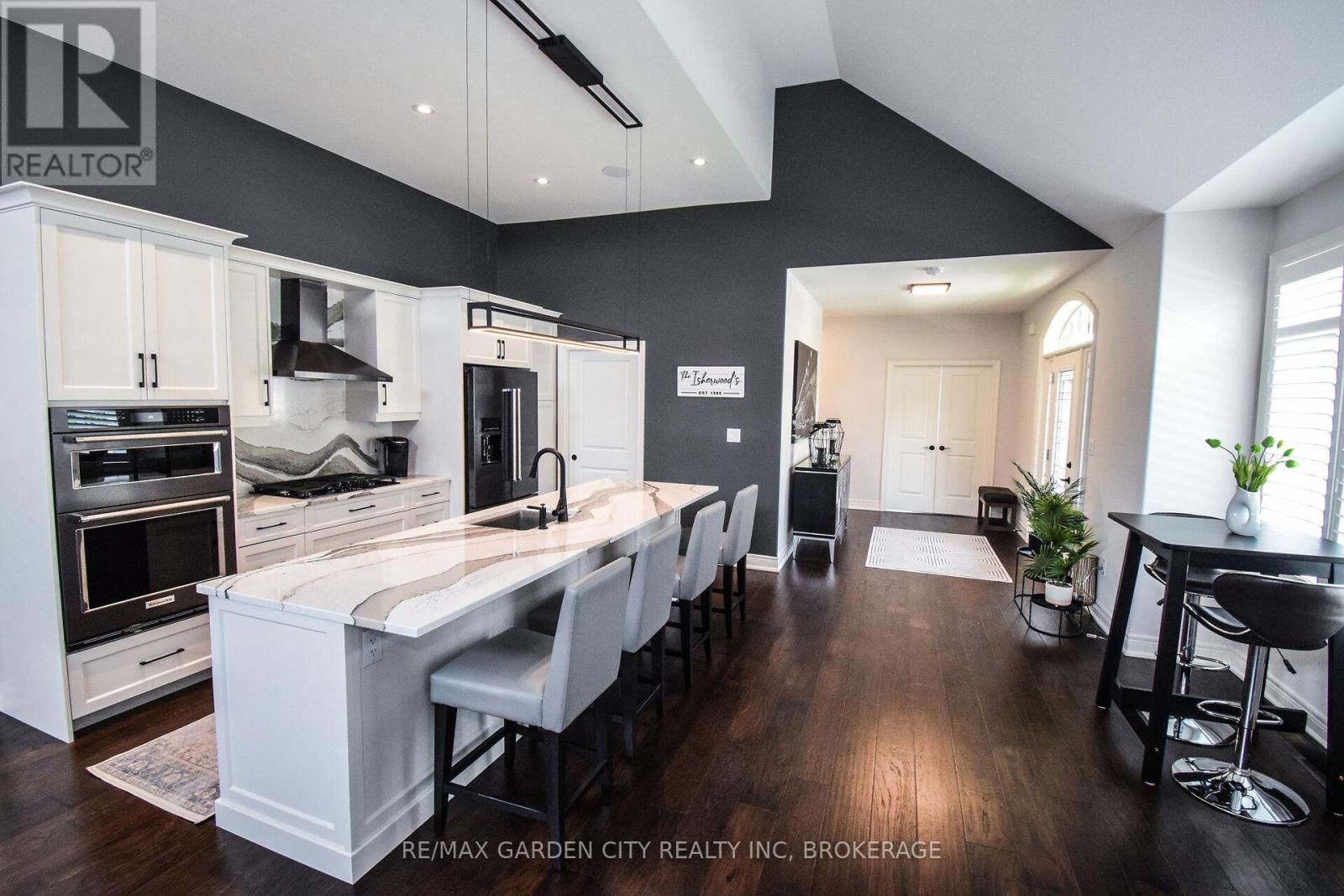 2 SASSAFRAS ROW Image 12