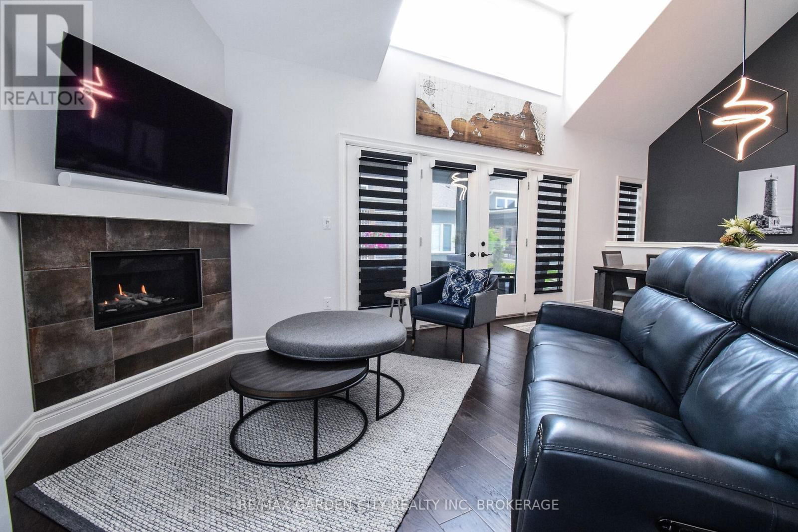 2 SASSAFRAS ROW Image 14