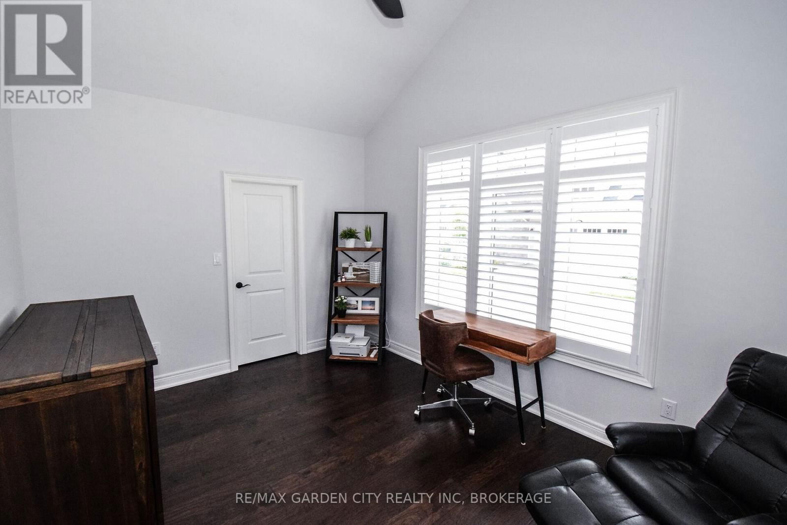2 SASSAFRAS ROW Image 23