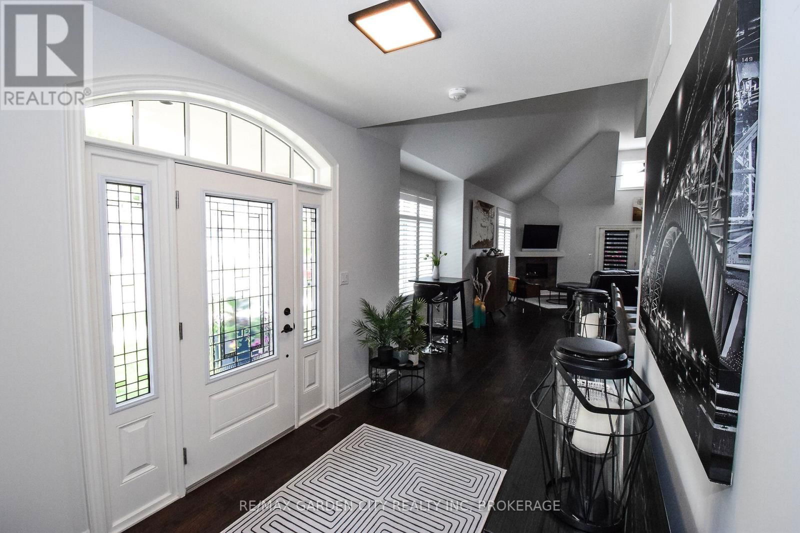 2 SASSAFRAS ROW Image 7