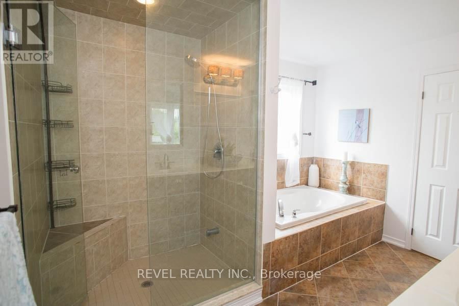 9 WALDIE CRESCENT Image 23