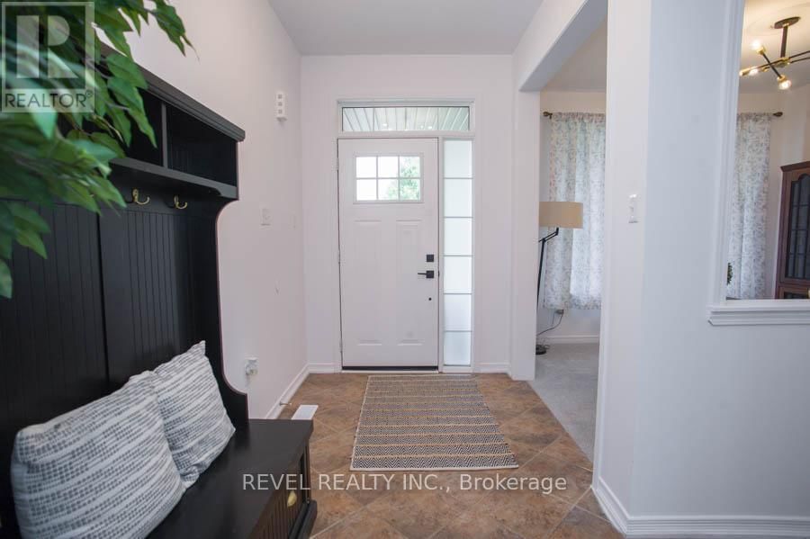 9 WALDIE CRESCENT Image 4