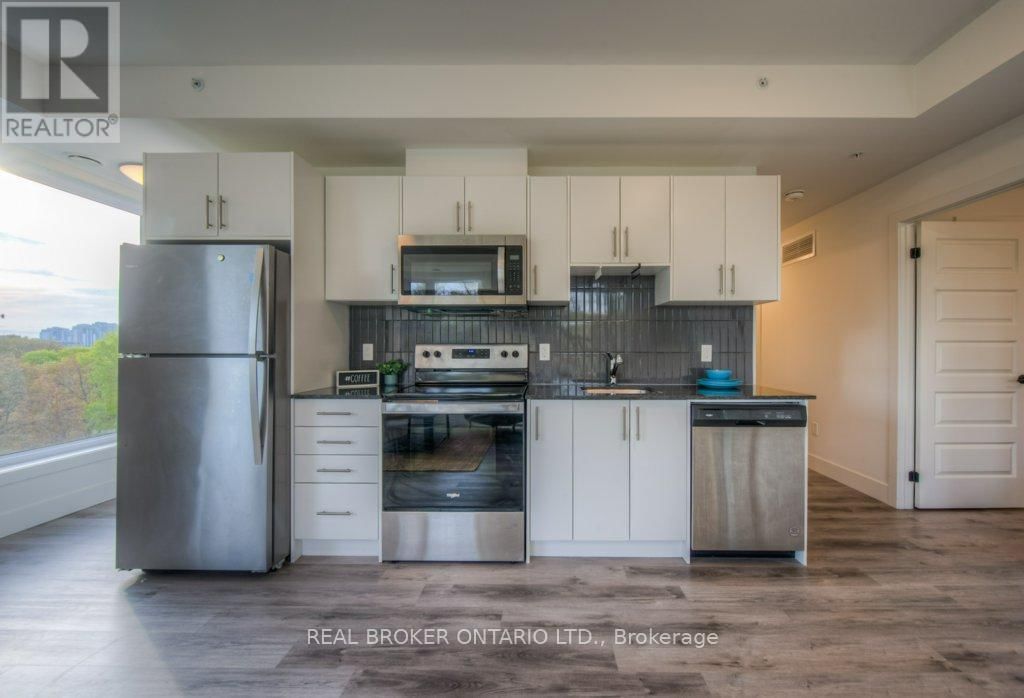 414 - 103 ROGER STREET Image 17