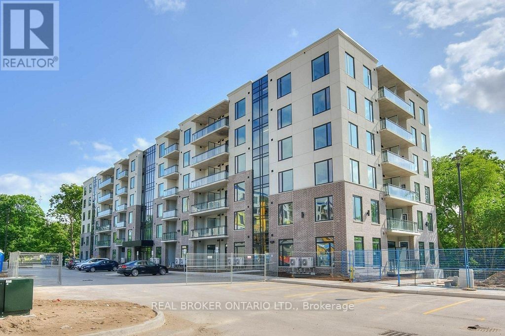 414 - 103 ROGER STREET Image 32