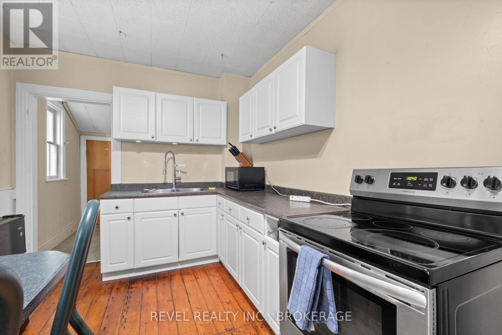 215 EARL STREET Image 15