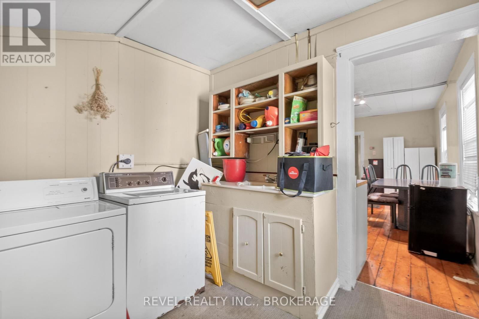 215 EARL STREET Image 18