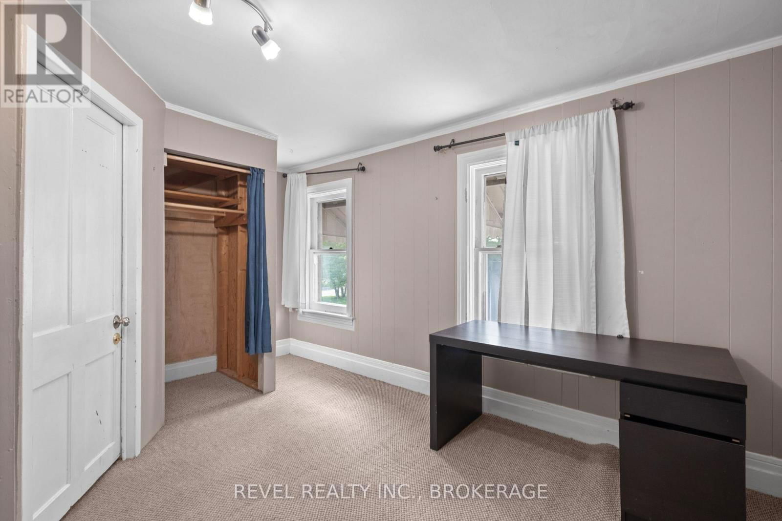 215 EARL STREET Image 24