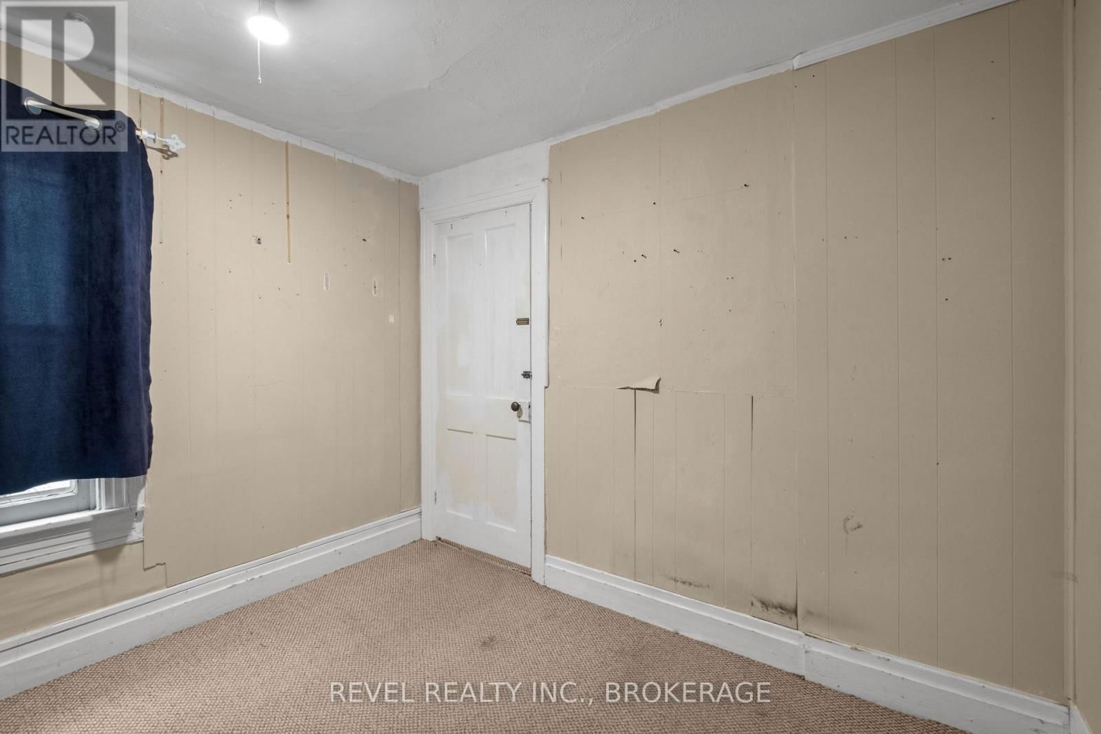 215 EARL STREET Image 26