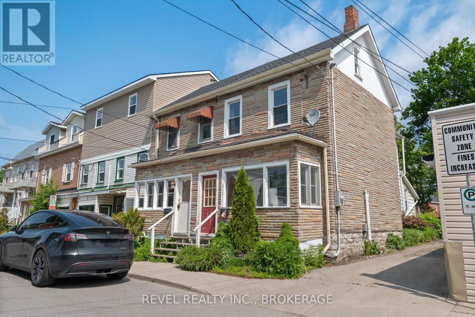 215 EARL STREET Image 3