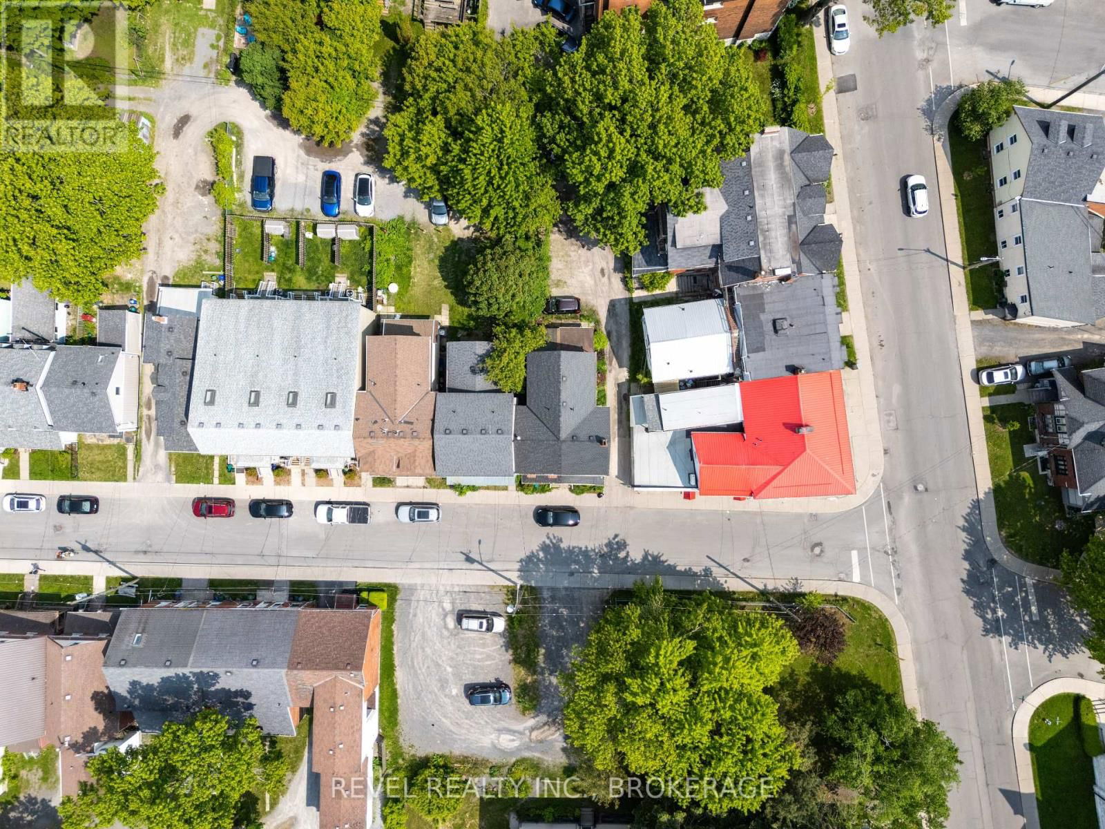215 EARL STREET Image 32