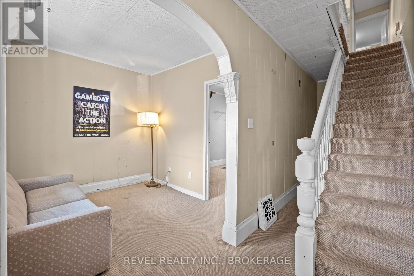 215 EARL STREET Image 7