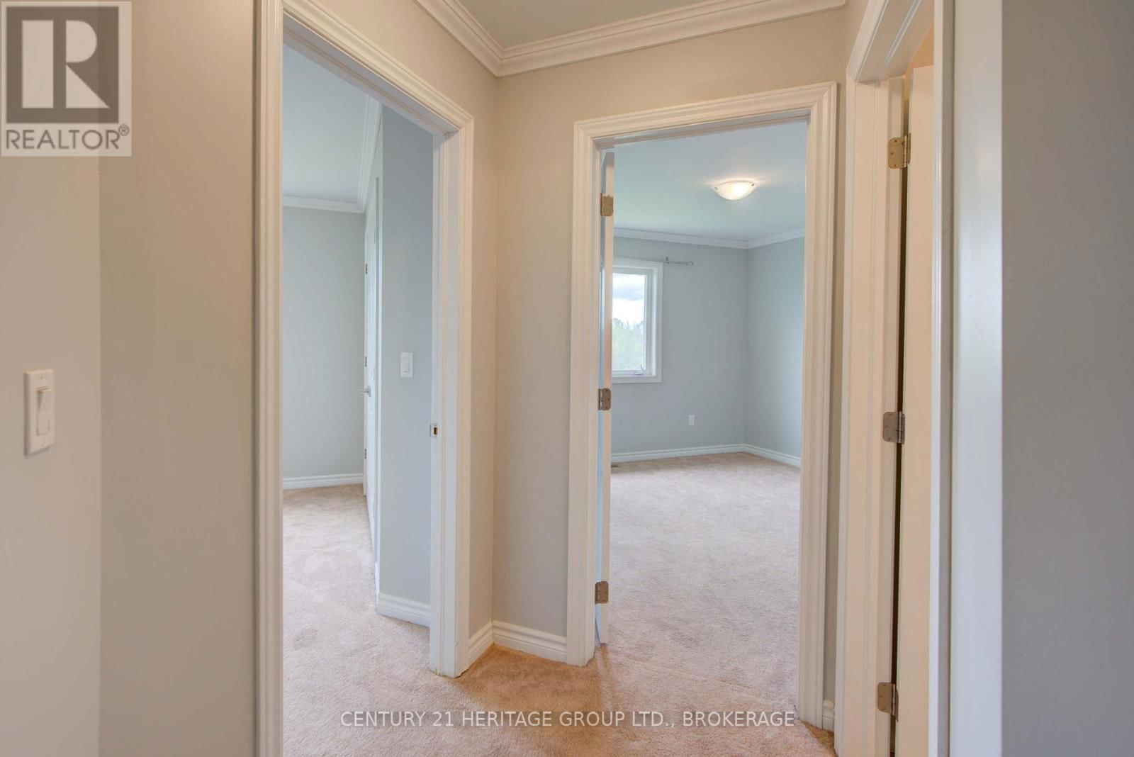 104 BRENNAN CRESCENT Image 18