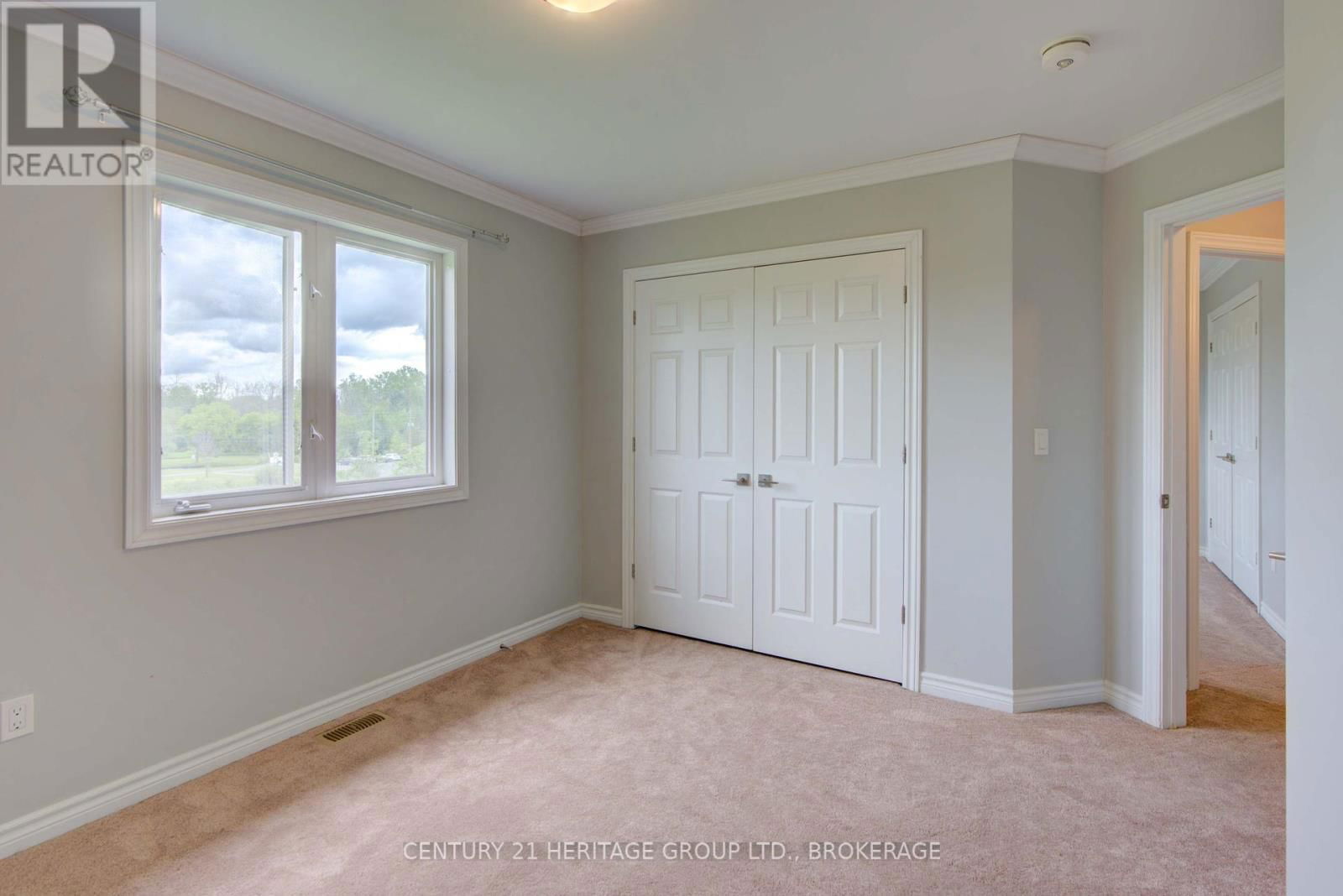 104 BRENNAN CRESCENT Image 20