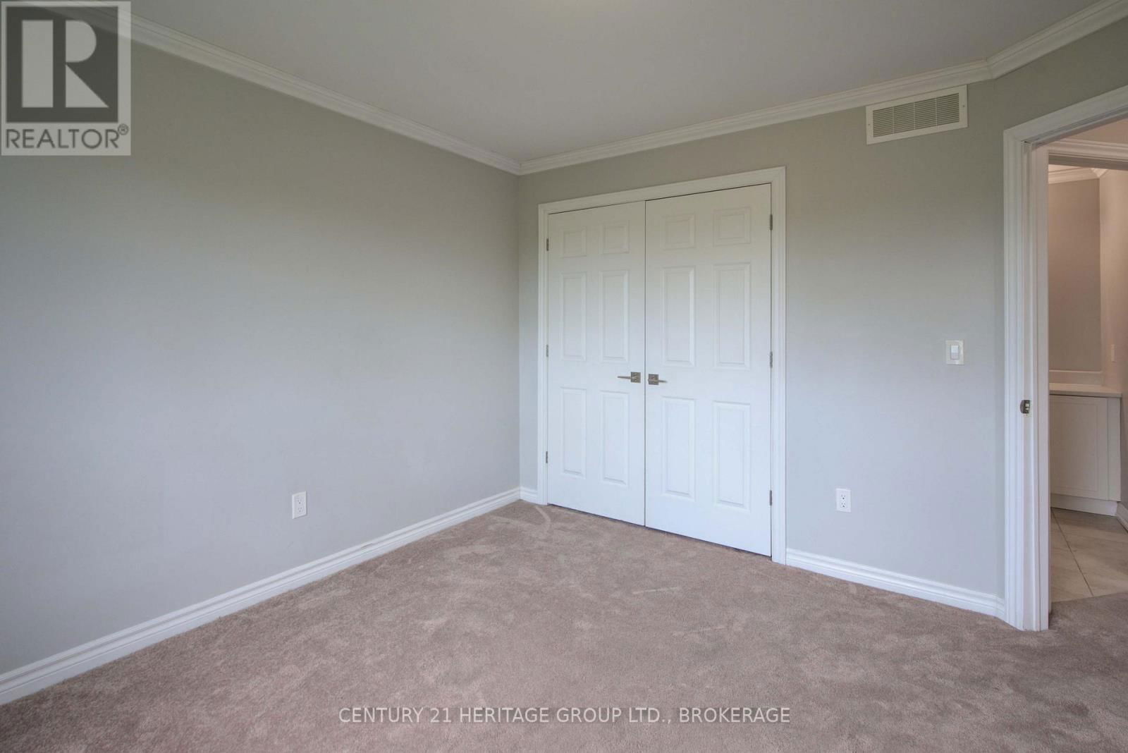 104 BRENNAN CRESCENT Image 23