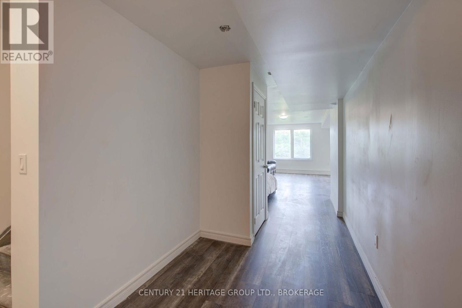 104 BRENNAN CRESCENT Image 26