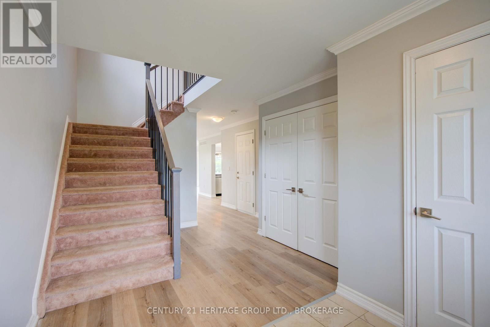 104 BRENNAN CRESCENT Image 31