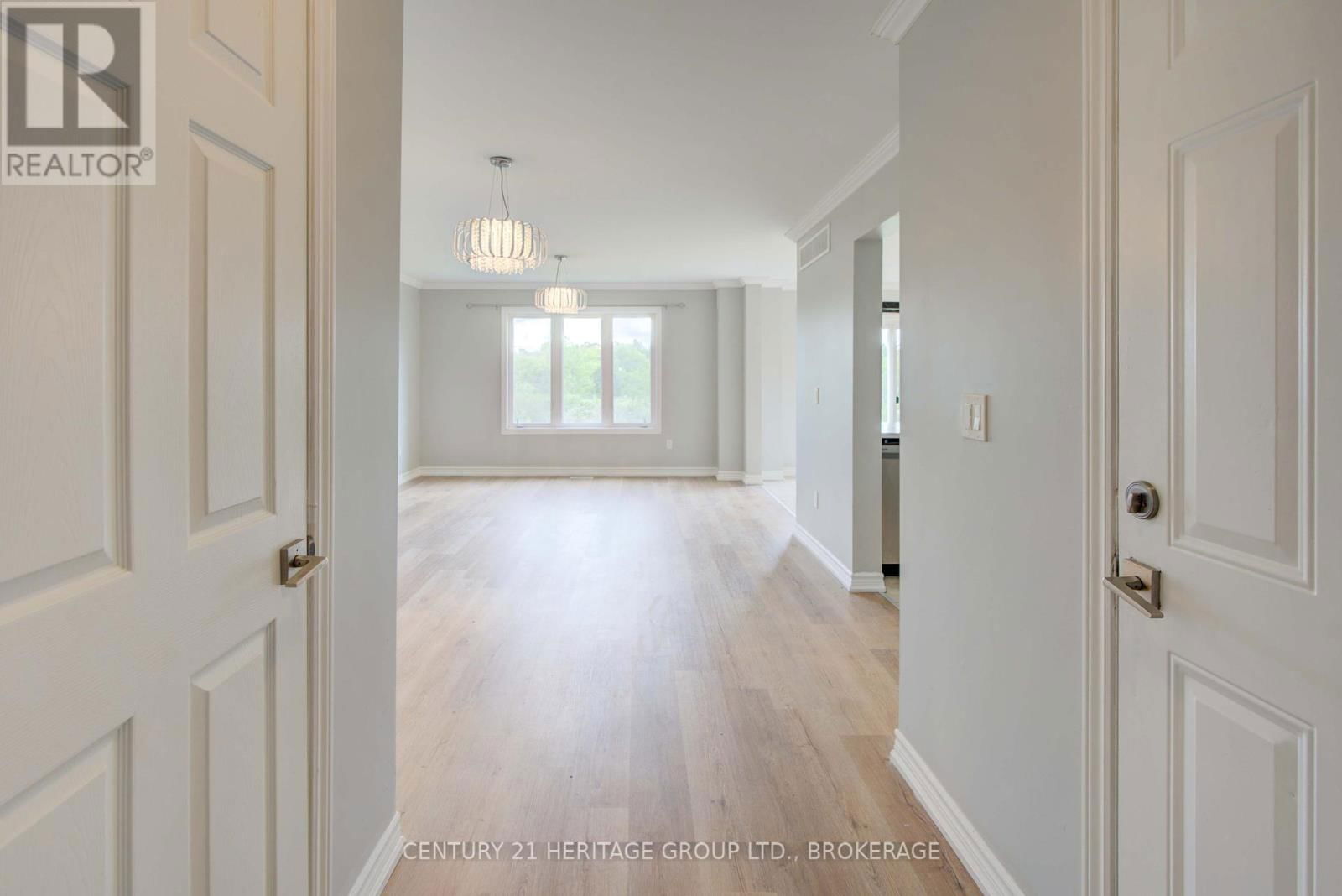 104 BRENNAN CRESCENT Image 34