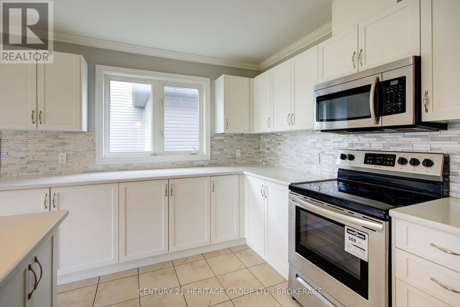 104 BRENNAN CRESCENT Image 39