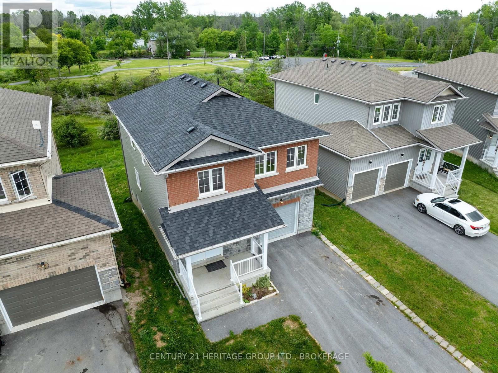 104 BRENNAN CRESCENT Image 4