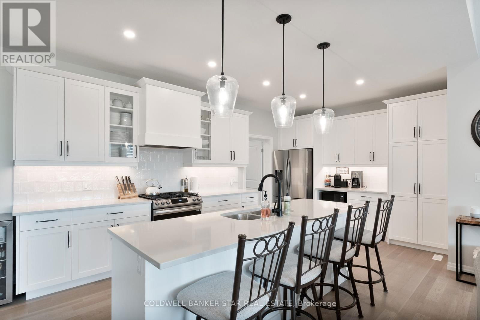 136 GRAYDON DRIVE Image 12