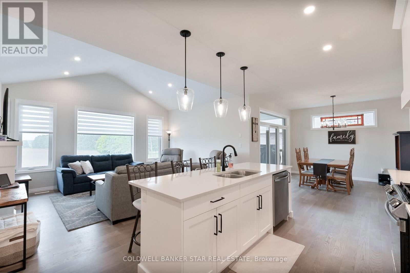 136 GRAYDON DRIVE Image 14
