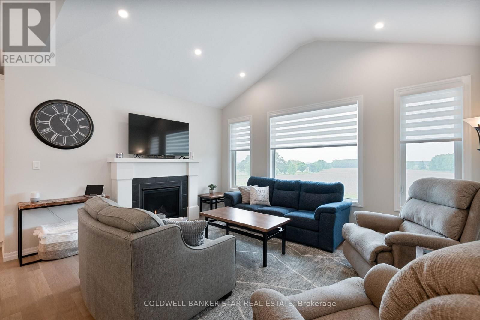 136 GRAYDON DRIVE Image 18