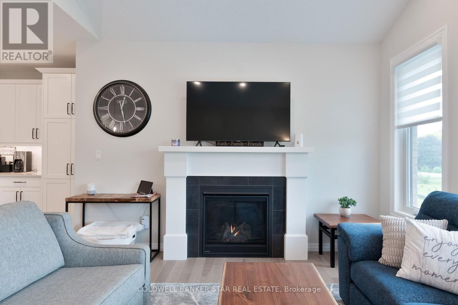 136 GRAYDON DRIVE Image 21