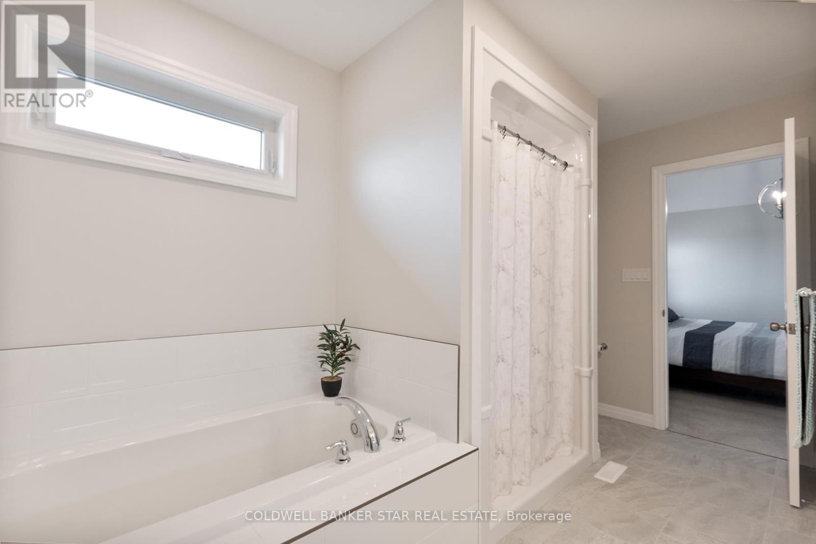 136 GRAYDON DRIVE Image 32