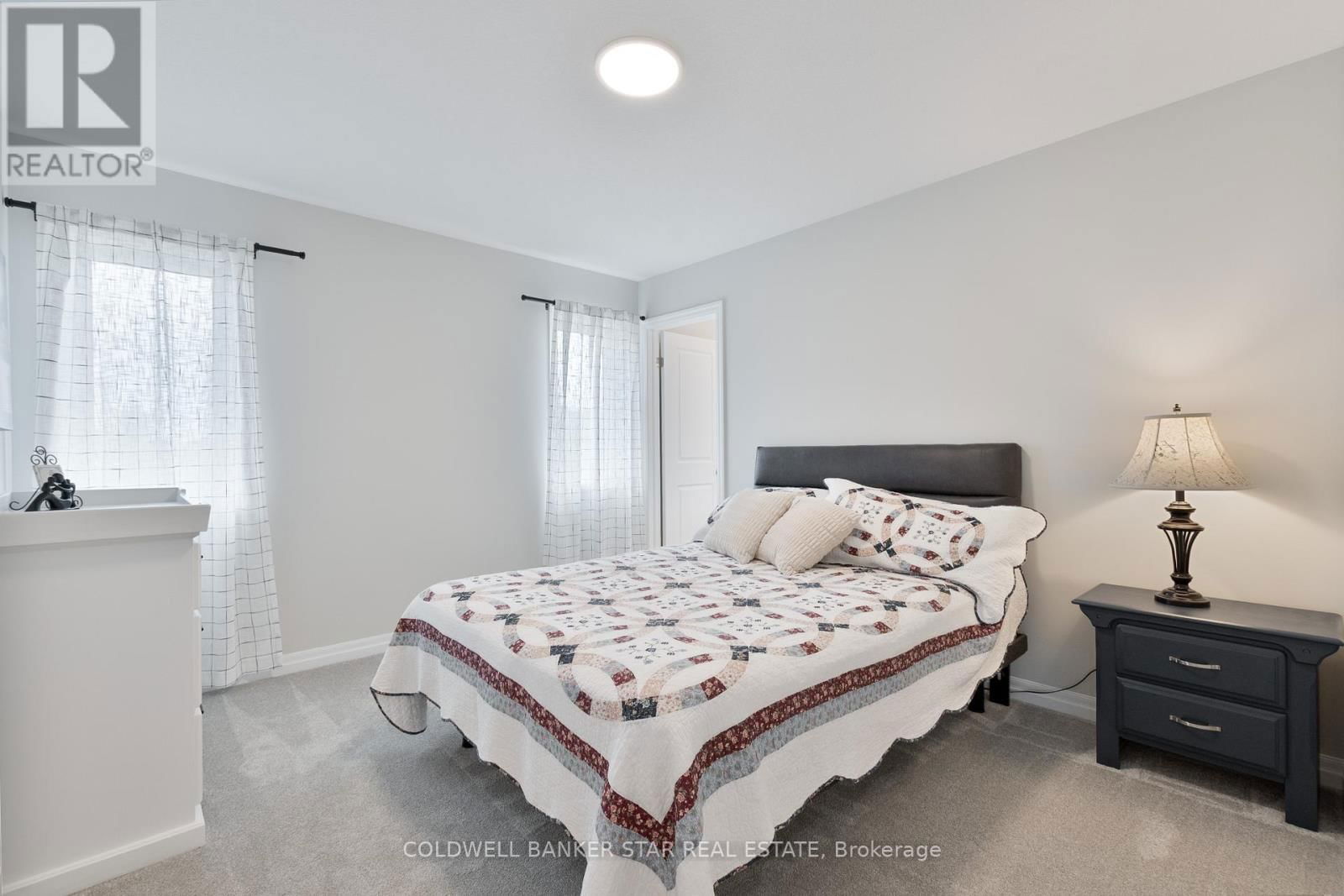 136 GRAYDON DRIVE Image 33