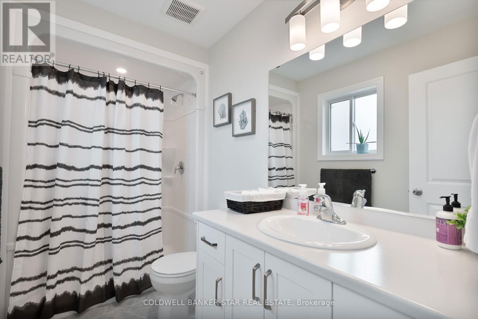 136 GRAYDON DRIVE Image 35
