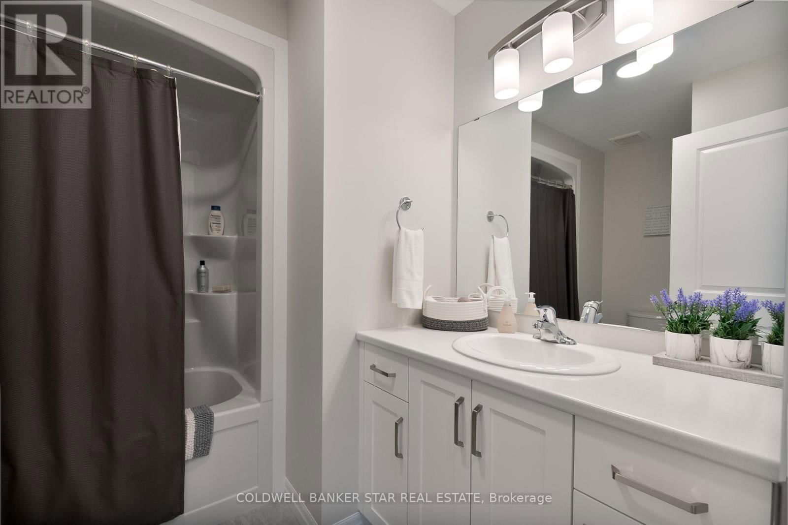 136 GRAYDON DRIVE Image 38