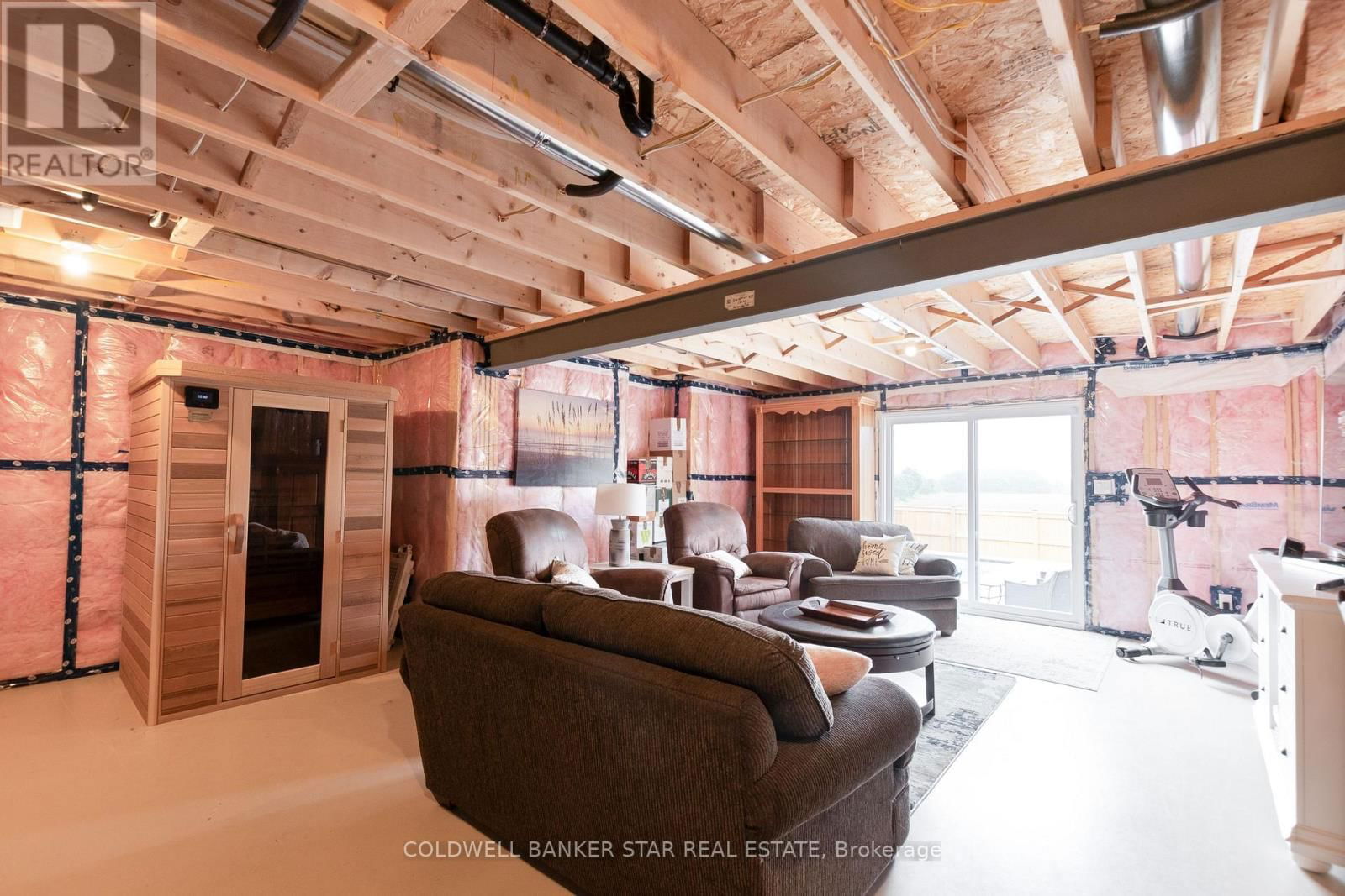 136 GRAYDON DRIVE Image 45