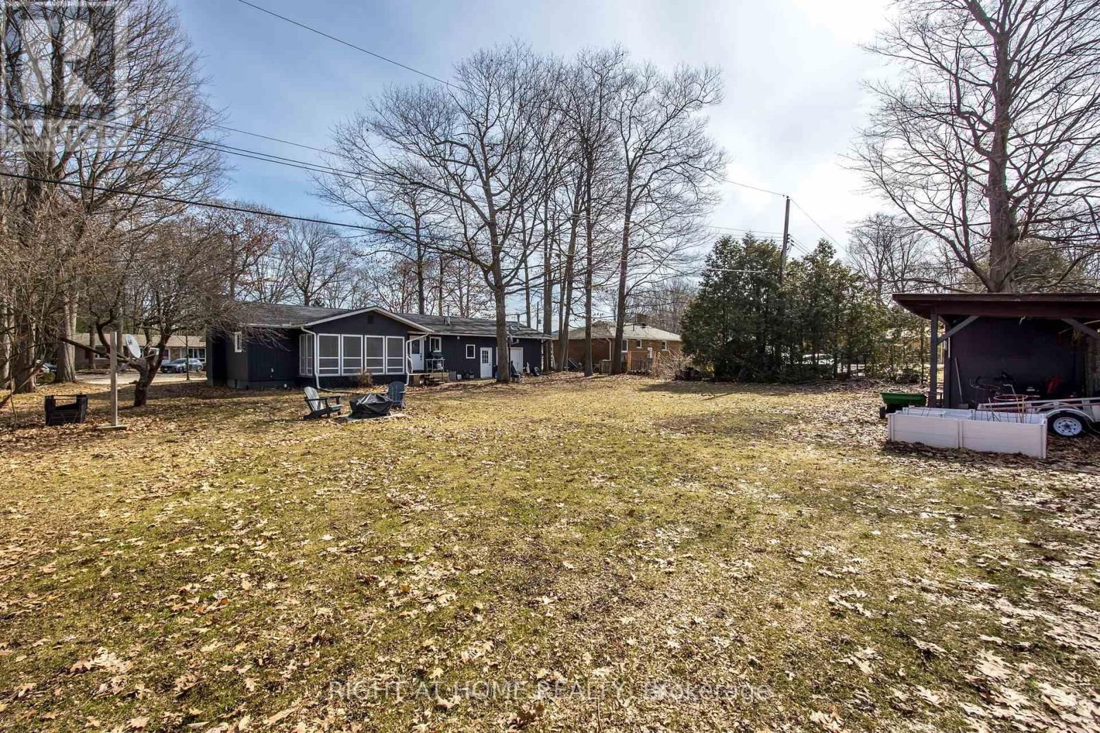 215 WELLINGTON STREET Image 35
