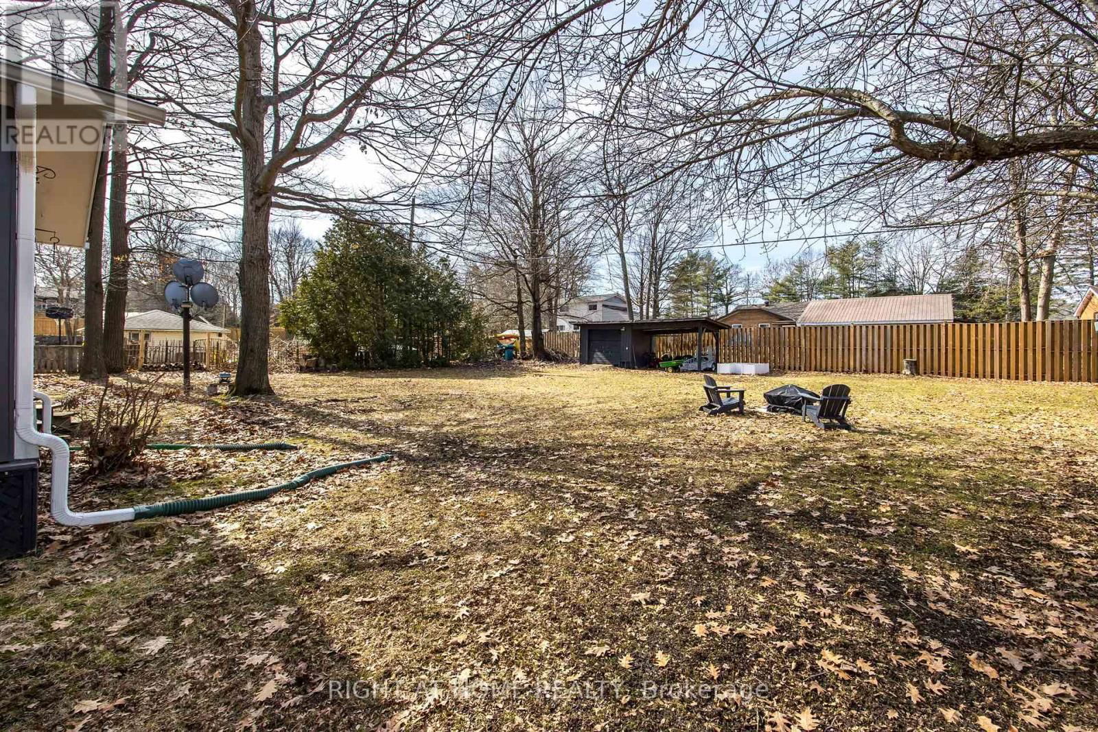 215 WELLINGTON STREET Image 36