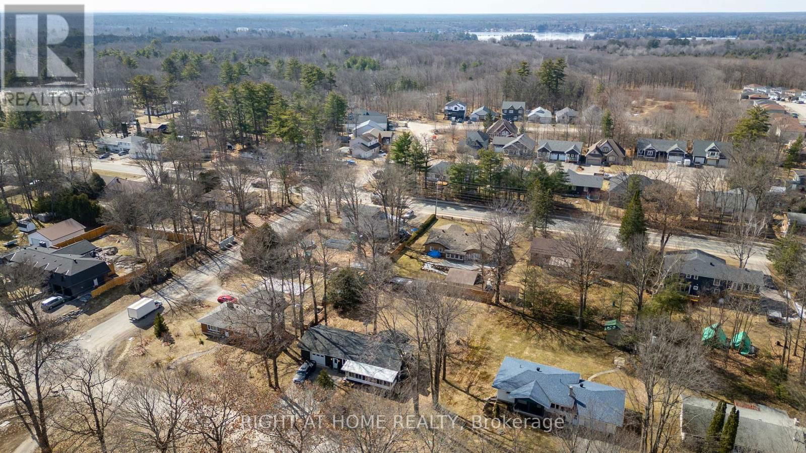 215 WELLINGTON STREET Image 37