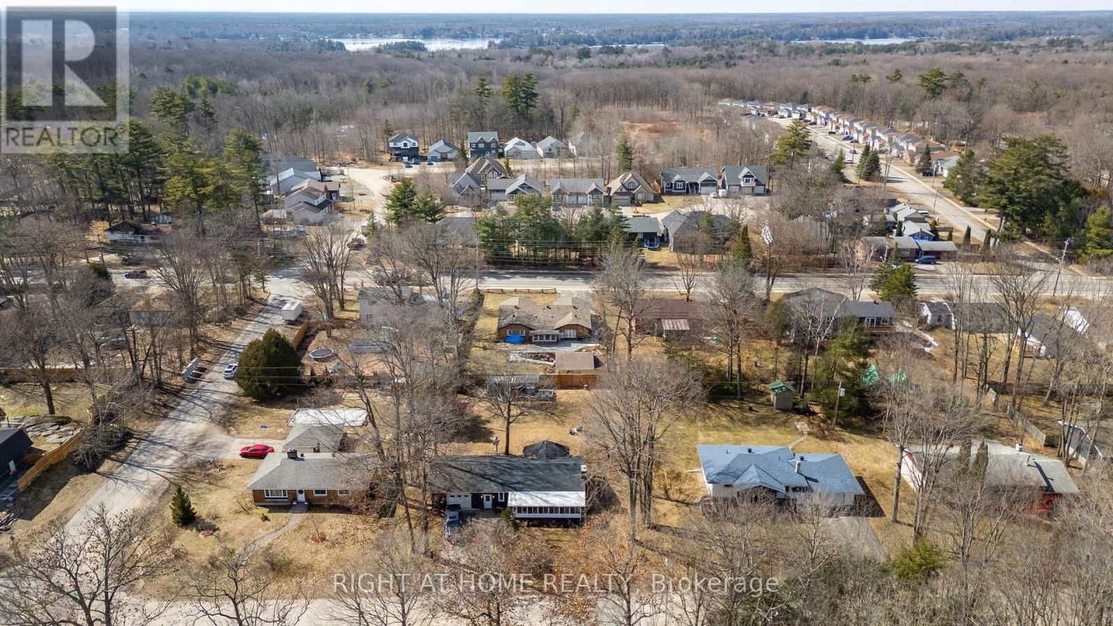 215 WELLINGTON STREET Image 38