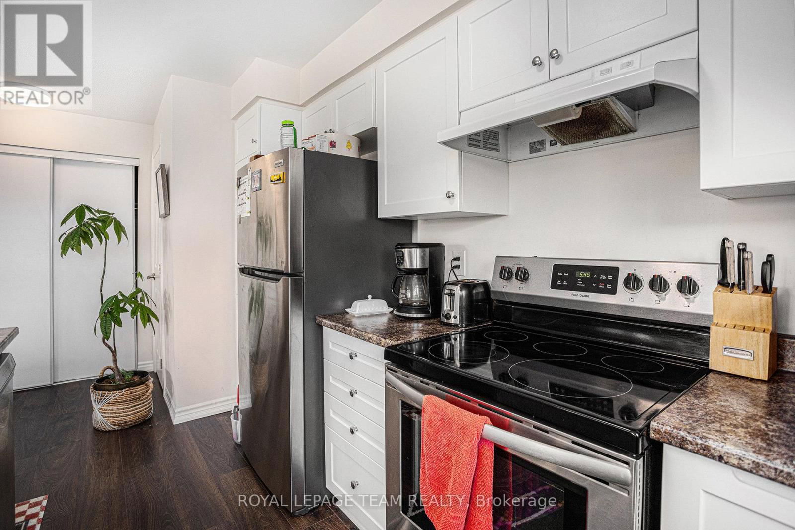 57 LYRID PRIVATE Image 12
