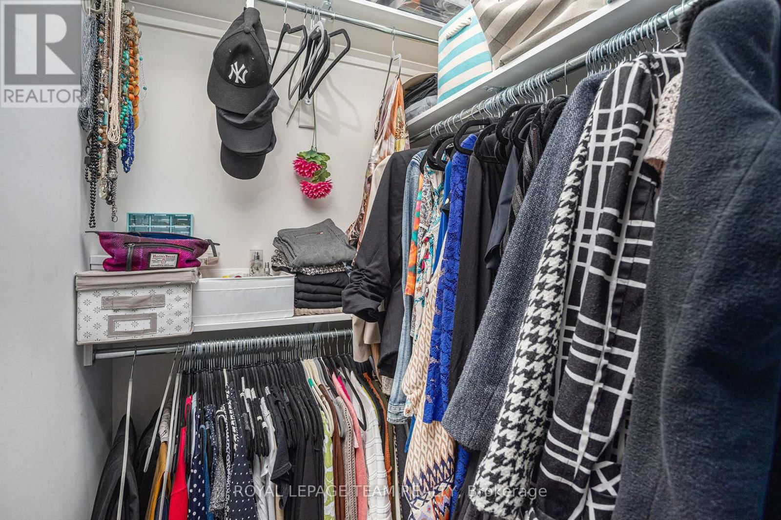 57 LYRID PRIVATE Image 16
