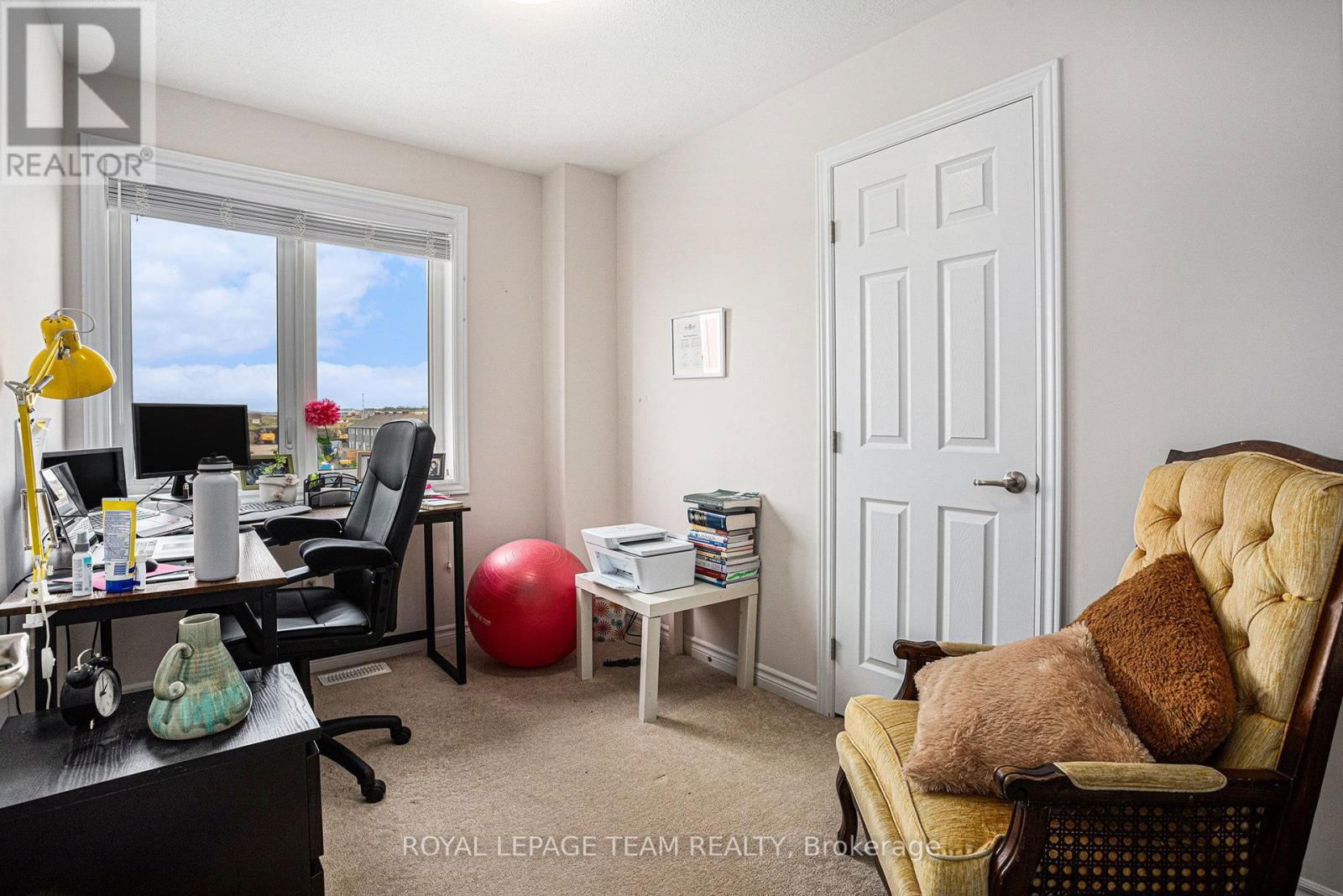 57 LYRID PRIVATE Image 17