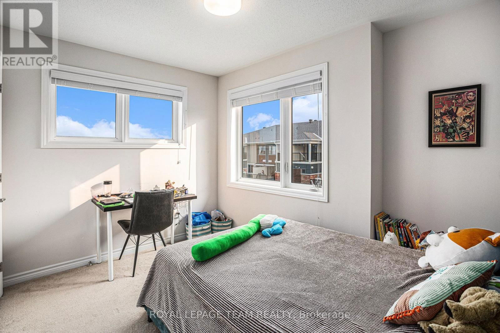 57 LYRID PRIVATE Image 18